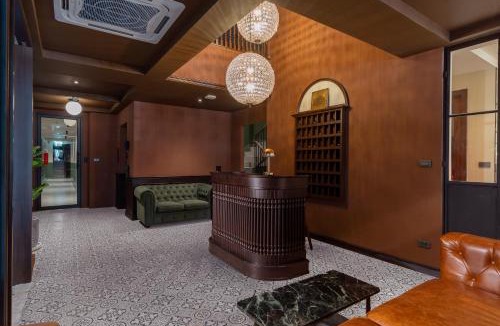 Chakkrawat Hotel | Merchant's Gate Songwat