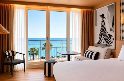 Carre d'Or Hotel | Mercure Nice Promenade Des Anglais