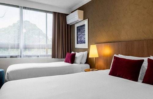 Greenwich Hotel | Mercure Sydney St Leonards
