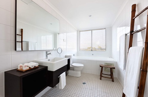 Greenwich Hotel | Mercure Sydney St Leonards