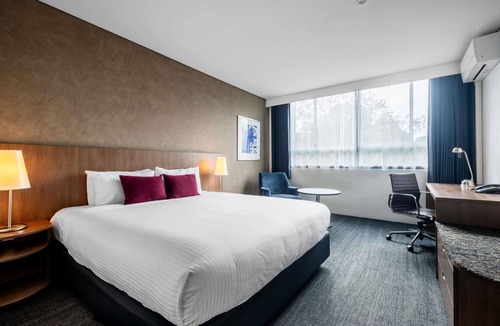 Greenwich Hotel | Mercure Sydney St Leonards