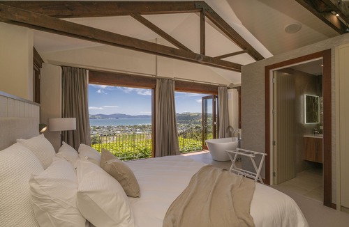 Cooks Beach Bed & Breakfast | Mercury Ridge