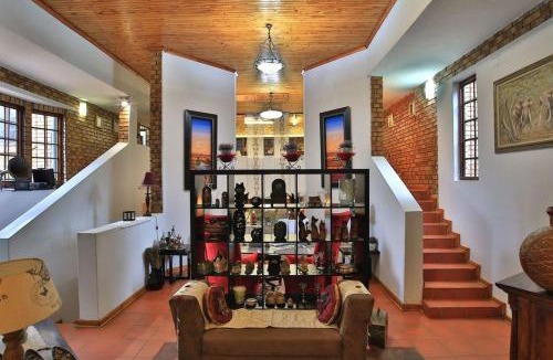 Zwartkop House | Mereke Manor
