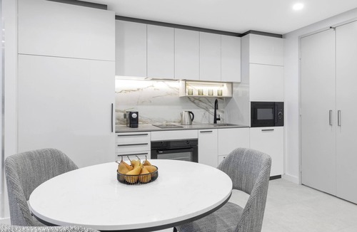 City East Apartment | Meriton Suites Canberra