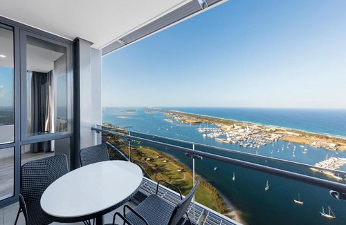 Southport Hotel | Meriton Suites Southport