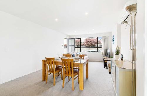 Merivale House | Merivale comfy 2 beds with free parking