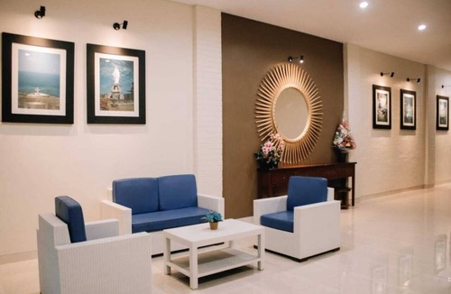 Maumere Bed & Breakfast | Merlin Hotel