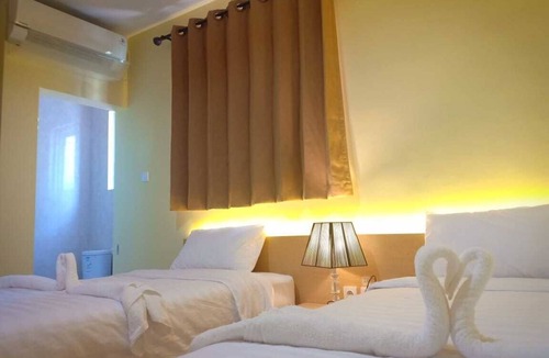 Maumere Bed & Breakfast | Merlin Hotel