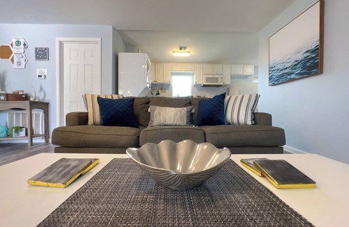 Panama City House | 🧜🏼‍♀️Mermaid Kisses-St Andrews Charmer!! Sleeps 8 and 10 minutes to the 🏝️