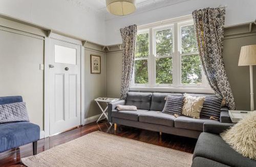 Meroo Meadow House | Meroo Meadow Magic Charming Cottage Retreat
