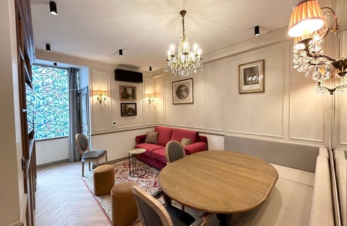 Quartier des Invalides Apartment | Merveil Luxury Suite - Eiffel Bourgogne