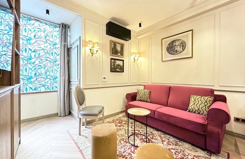 Quartier des Invalides Apartment | Merveil Luxury Suite - Eiffel Bourgogne