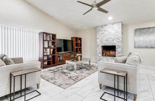 Dobson Ranch House | Mesa Oasis w/Diving Pool By Spring Training, Dtwn