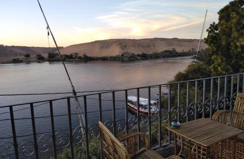 Aswan House | Meshra Katto