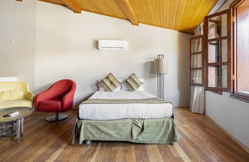Kaleici House | Mesmerizing Hotel Room near Hadrian's Gate