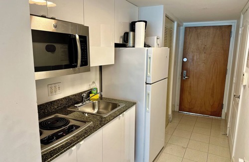 Brickell Apartment | Mesmerizing Studio Brickell +Free Parking + Gym+Pool