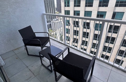 Brickell Apartment | Mesmerizing Studio Brickell +Free Parking + Gym+Pool