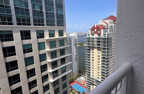 Brickell Apartment | Mesmerizing Studio Brickell +Free Parking + Gym+Pool