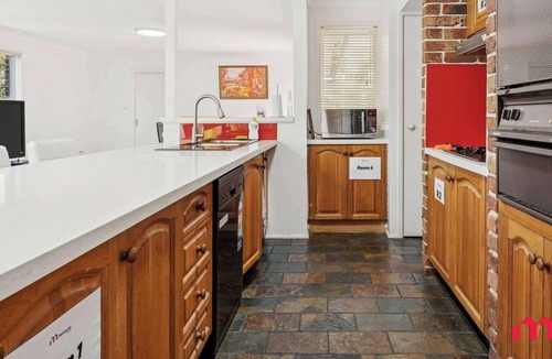 Castle Hill House | MetaWise Cozy Family Room3 in Shared Home Free Parking