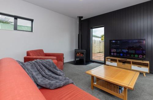 Methven House | Methven Ski Chalet - Modern Comfort, Mountain Charm