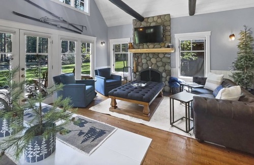 Camp Sherman Cabin | Metolius River Resort Cabin 5 - Luxurious cabin on the Metolius River w/