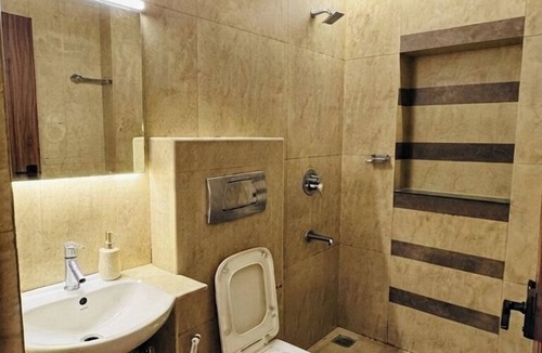 Ernakulam South Hotel | Metro Cochin Business Hotel