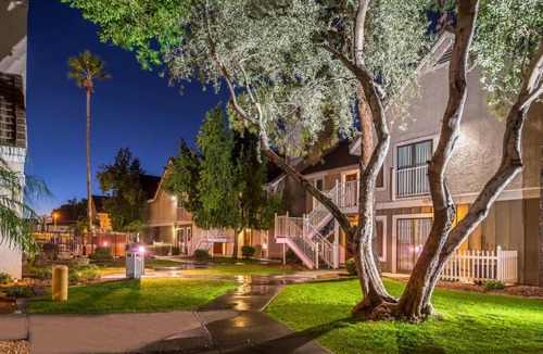 North Mountain Apartment | Metro PHX Downstairs 2bd sleeps 6 modern design best location amenities