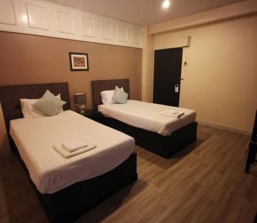 Surin Hotel | Metro Residence