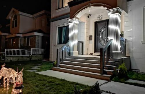 New Westminster Villa | Metropolis MetroTown Area lovely place 2 or 1 bedrooms suite