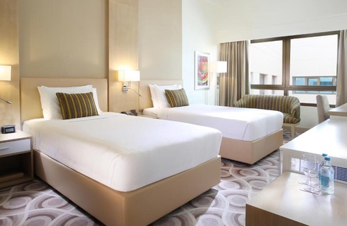 Sheikh Zayed Road Hotel | Metropolitan Hotel Dubai