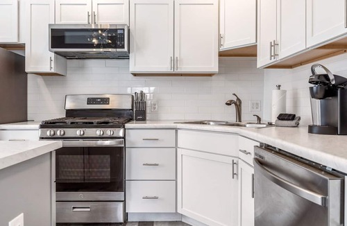 St. Louis Apartment | Metropolitan Retreat
