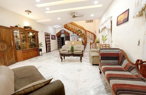 Kaloor House | Metropolitan Serviced Villa