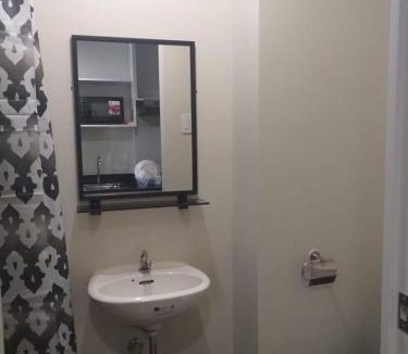 Quiapo Bed & Breakfast | MetroStay Studio Legarda