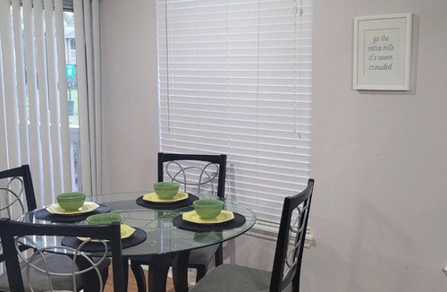 Metro West Condo | MetroWest Orlando 2BR 2BA condo near Universal with car option