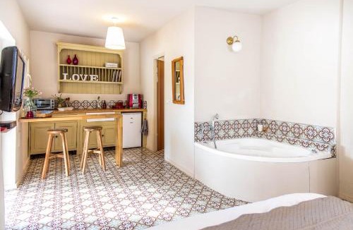 Agur Cabin | Mettler Winery