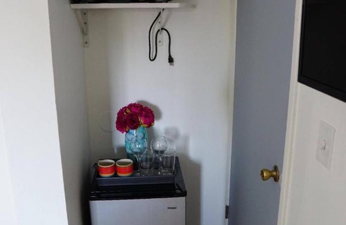Carver City - Lincoln Gardens Apartment | Mi Casa Es Tu Casa, Airport Suites