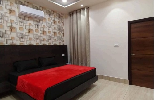 Hoshiarpur Hotel | MI Rooms