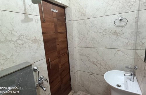 Hoshiarpur Hotel | MI Rooms