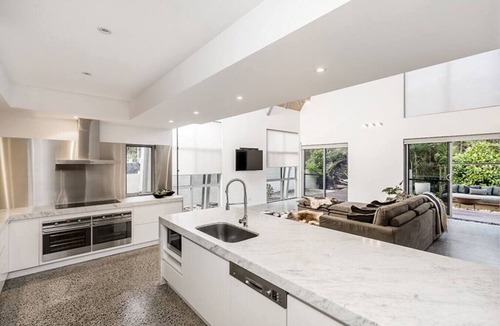 Ocean Shores House | Mia Beach Villa Relaunch - Luxury Meets Relaxation