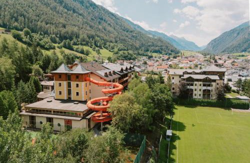 Ried im Oberinntal Hotel | miaflor Familien- & Aktivresort