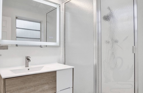 Surfside House | Miami Beach - Spacious 3 bed, 2 bath home, 3 blocks from the beach