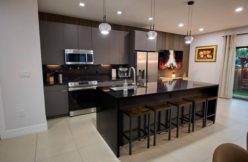 Allapattah House | Miami Chic casa elegante y comoda en el corazon de Miami con 5 cuartos y mas