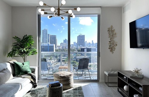 Northeast Miami Apartment | Miami design district, view of the bay - city