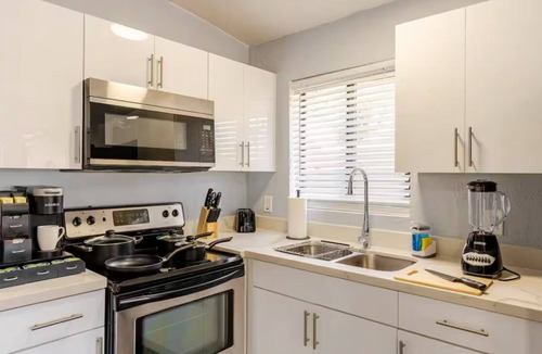 Liberty City House | Miami home very central, close to Wynwood/downtown/Little Havana/coconut grove
