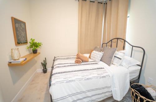 Liberty City Apartment | Miami Luxury 5BD Home! Next to Wynwood & Design district