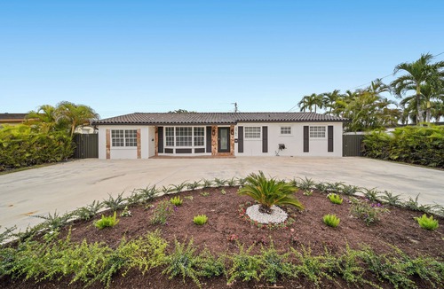 Westchester House | Miami Oasis: Pool & Game Fun!