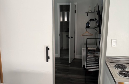 Northeast Miami Apartment | Miami's vibrant studio near the ports of Miami.