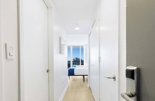 Hallandale Beach Condo | Miami Studio, Amazing Amenities, Infinite View