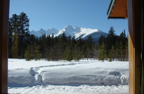 Tete Jaune Cache Hotel | Mica Mountain Lodge & Mica cabin at Mt Robson Park, near Jasper National Park