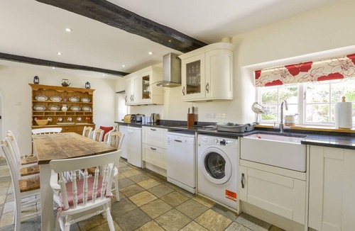 Drewsteignton Cottage | MICHAELMAS COTTAGE, pet friendly, with a garden in Drewsteignton